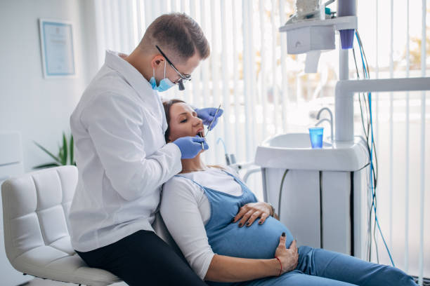 Mal de dents pendant la grossesse : que faire sans risque pour vous et votre bébé ?