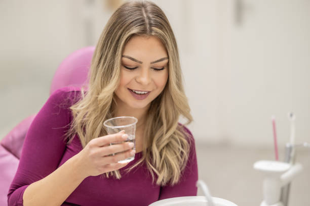 Eau oxygénée pour blanchir les dents : efficace ou dangereux ?