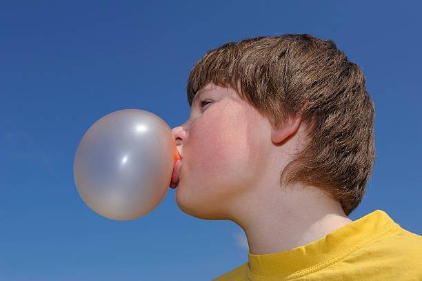 Joue gonflée à cause d'une dent : causes et que faire