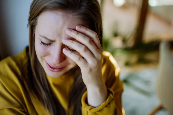 Joue gonflée à cause d'une dent : causes et que faire