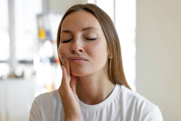 Bleu et gonflement après extraction des dents de sagesse : normal ou pas ?